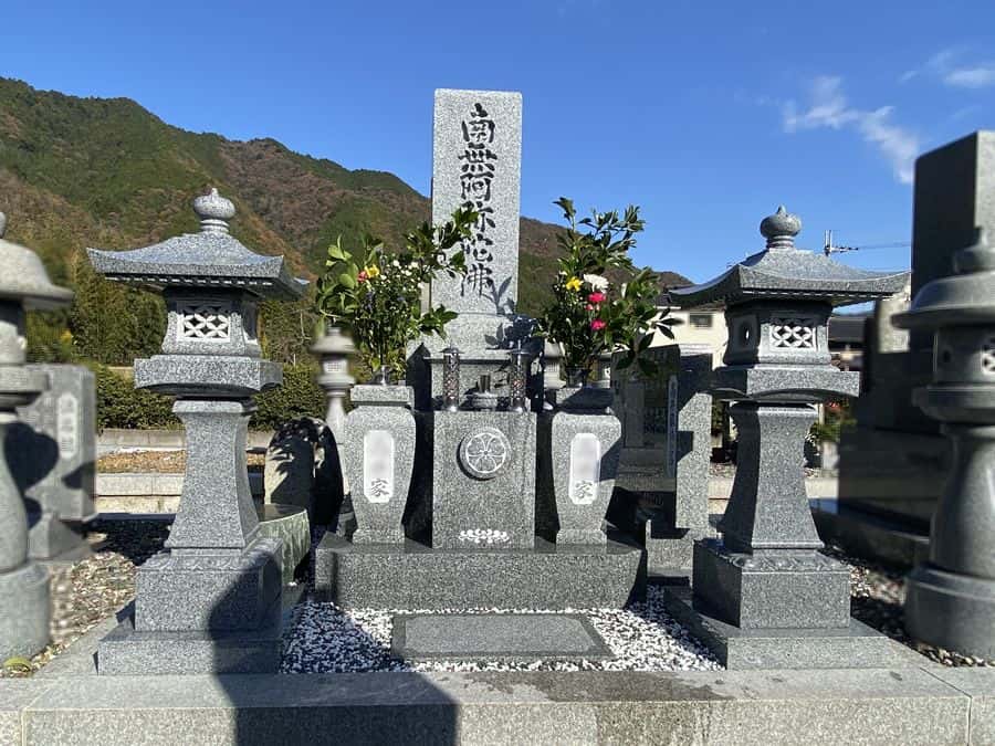 束石・塚石 山型柱石　御影石角柱用（貫通穴タイプ）パイナップル地タタキ仕上げSQI-70 天端7寸 寸法（天×底×高）（ｍｍ）210×350×195mm - 3